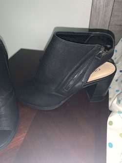 Black booties size 5.5