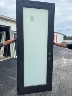 Puerta contra impacto con marco