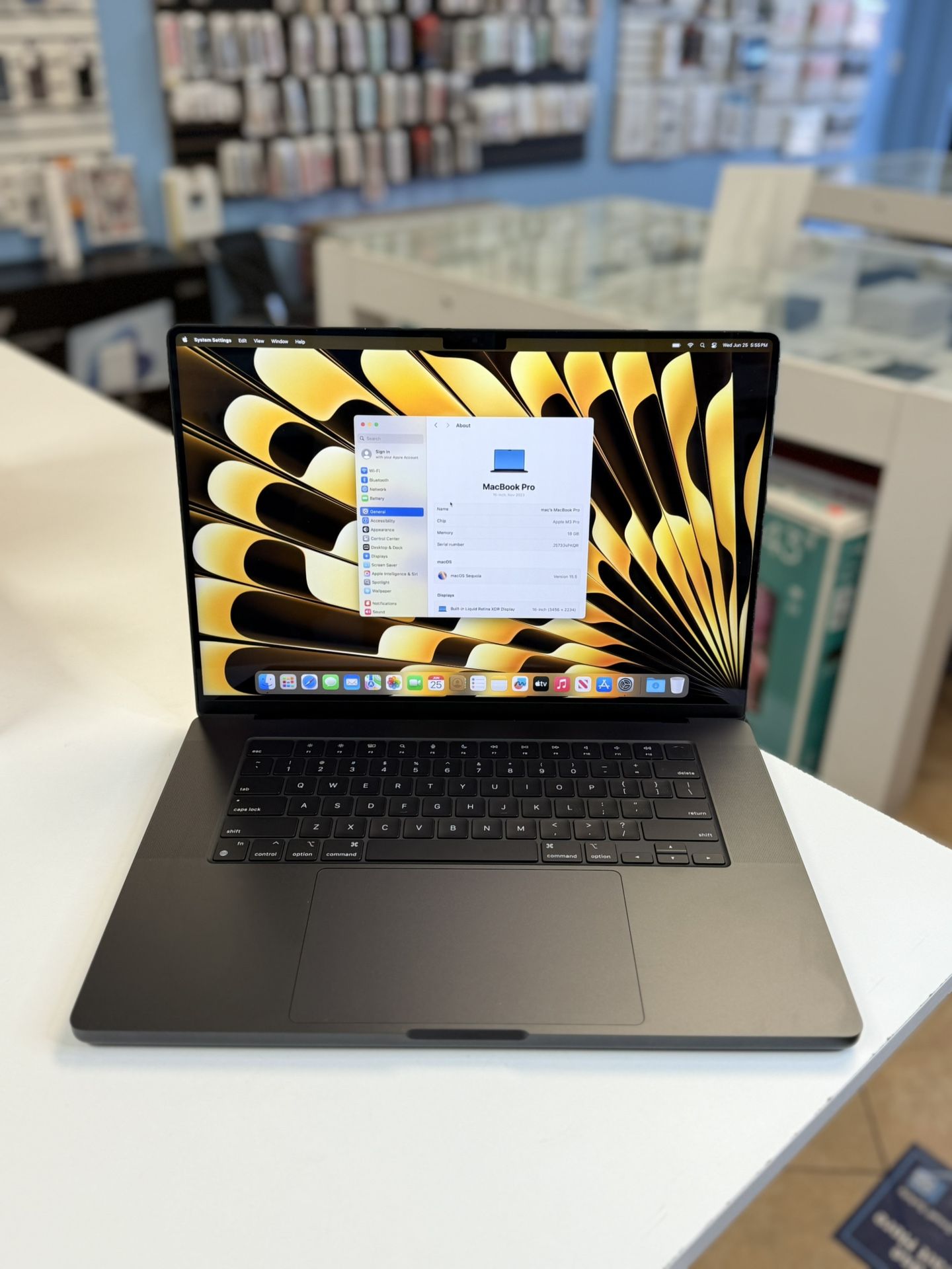 MacBook Pro 16inch M3 Pro 18Gb Ram 512ssd like Brand New