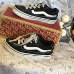 Vans Shoes Size 3.5 Y