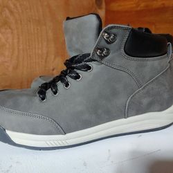 Size 11.5 Mens Work Boots Hiking Casual Winter Etc