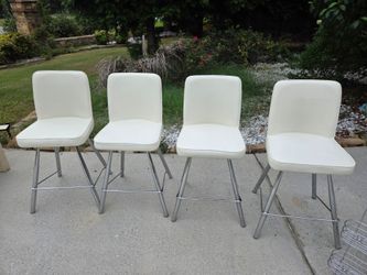 4 bar stools
