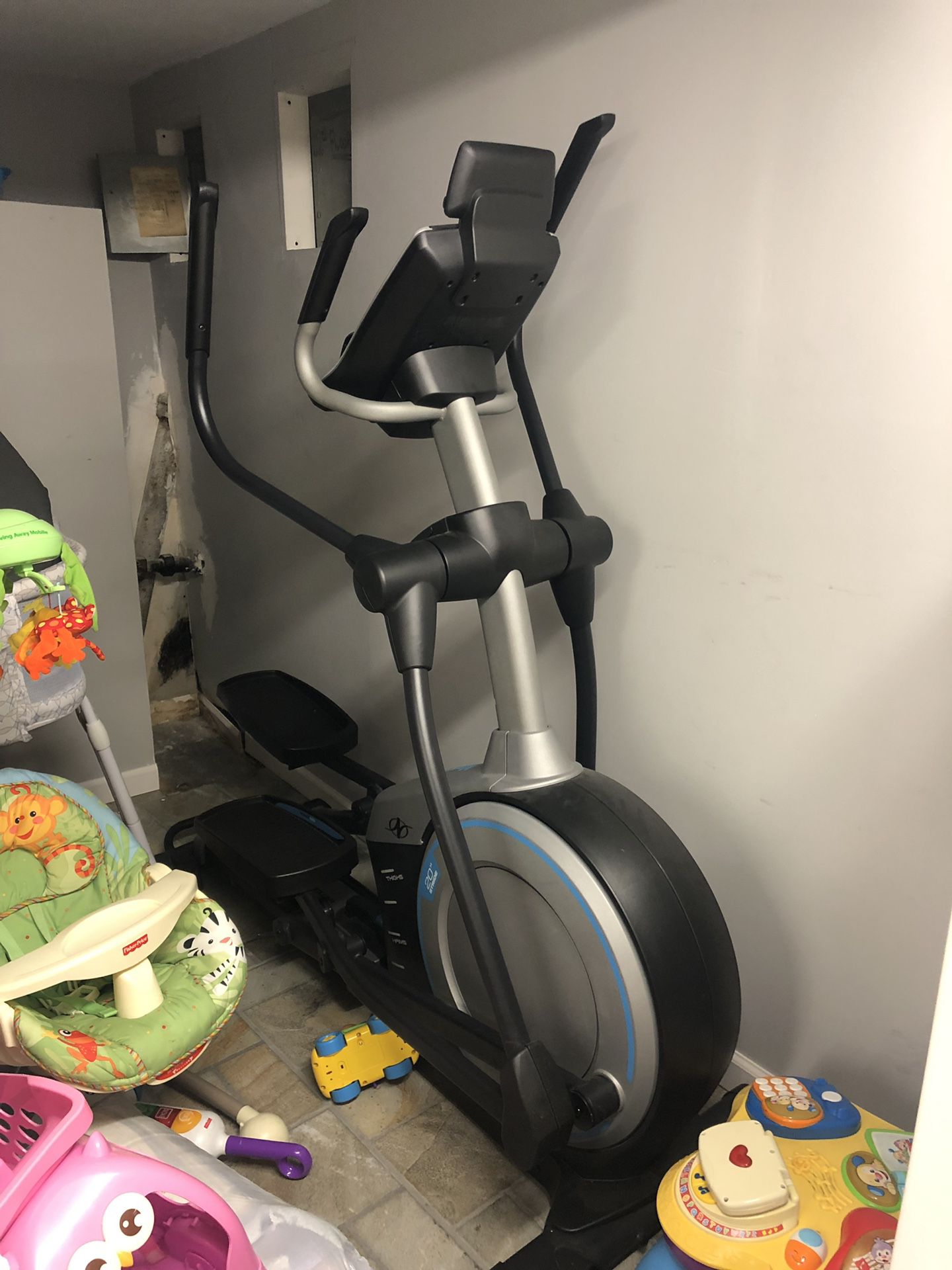 Nordictrack 23905 Elliptical - Barely used