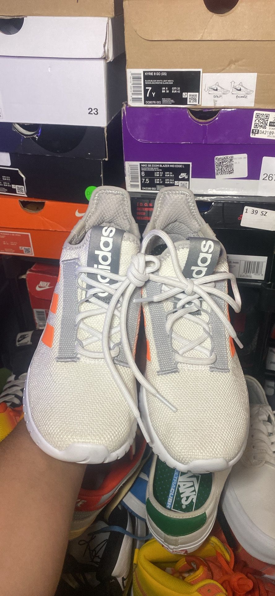 Adidas Size 7.5 Men’s 9 Woman’s