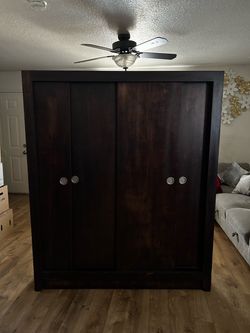 Wooden sliding door closet