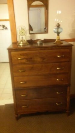 1920 s chest of drawers.