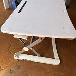 Computer table.   3 levels gas spring