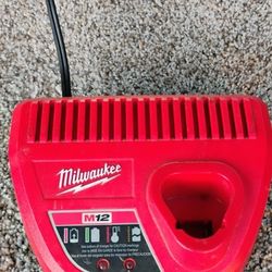 M12 Charger 