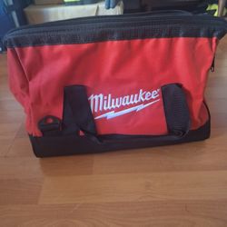 Milwaukee 16 Inch Tool Bag