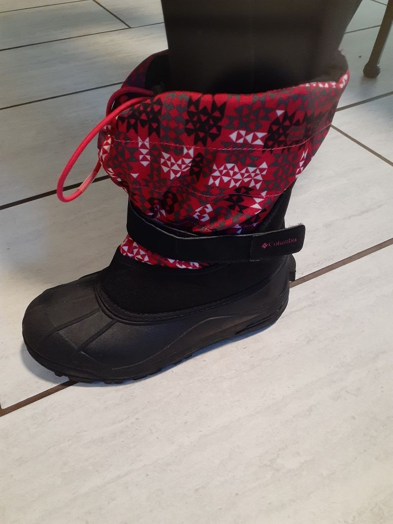 Girls Columbia snow boots 6