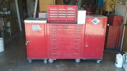Mac Tools, bottom cabints, craftsman 4 doors chest