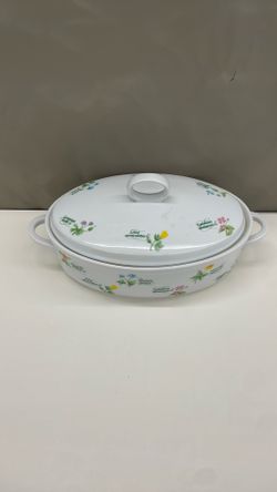 Oval Casserole Dish. Item No 896 (Shopgoodwill)