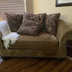 Loveseat And Chaise Lounge