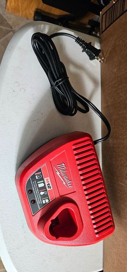 Milwaukee M12 Battery Charger