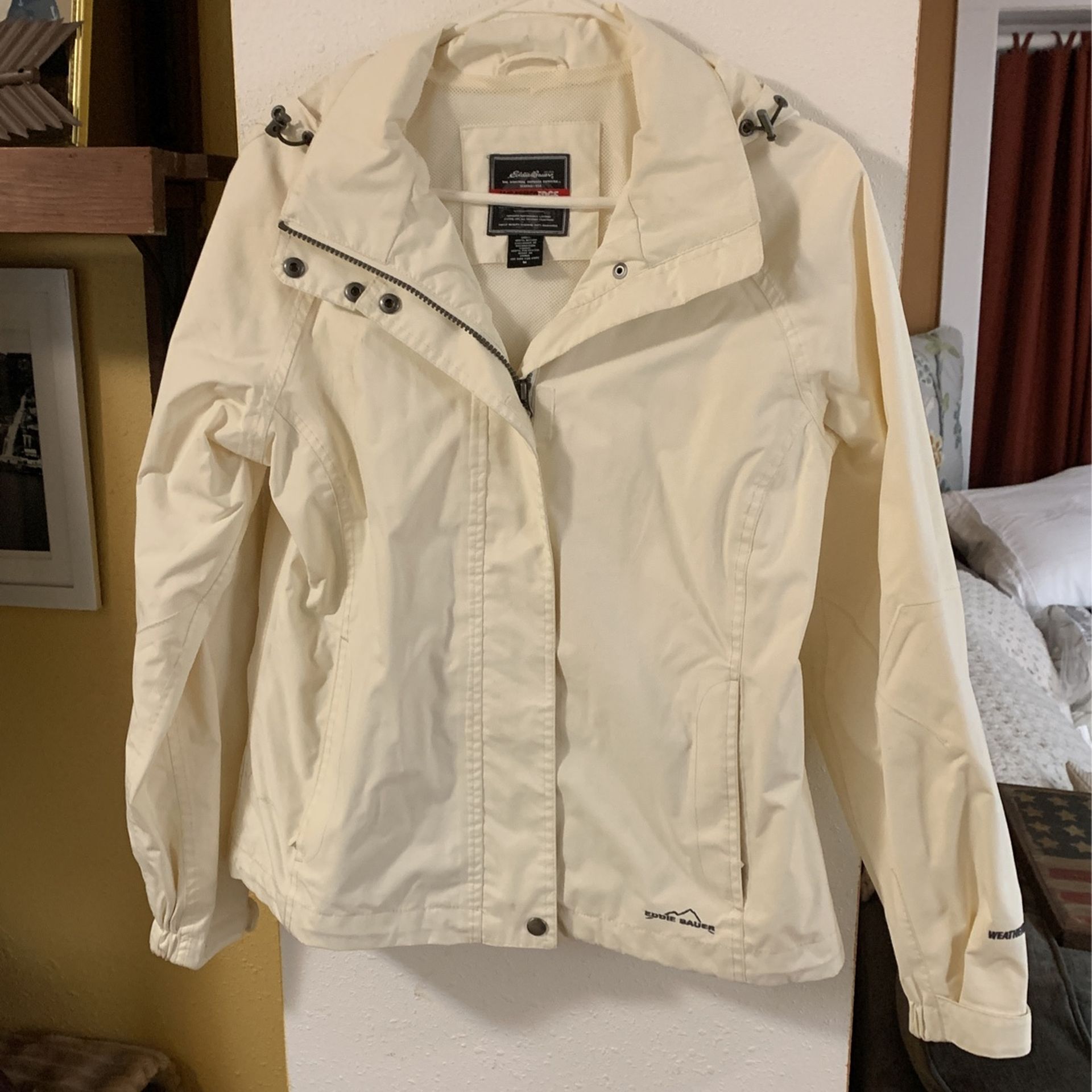 Eddie Bauer Women’s M Rain Jacket