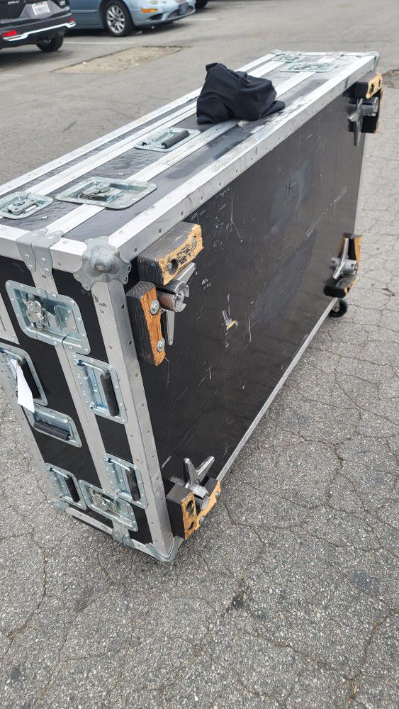 Custom Road Anvil Flight Case For Your DJ Or Production Needs