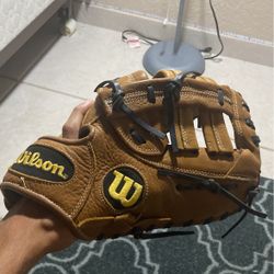 A900 First Baseball glove 