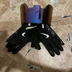 Nike gloves and Colored Football Visor