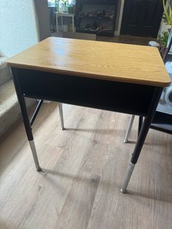 Children’s School Desk – $15