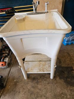 Utility sink