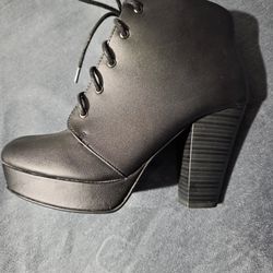Black Boots Size 8 1/2