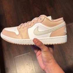 Air Jordan 1 Low Particle Beige White Retro Sneaker 