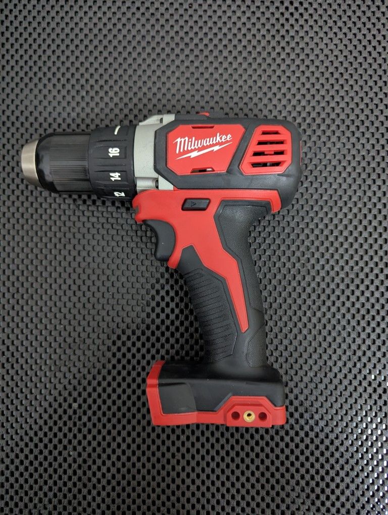 Milwaukee M18 18V Lithium-Ion Cordless 1/2 in. Drill Driver (Tool-Only)