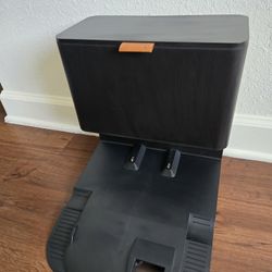 iRobot Roomba j-Series Self-Emptying Dock – Works Great