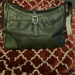 GENIUNE LEATHER  BAG  $60 NEW 