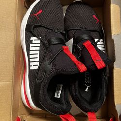 Boys Puma Sneakers, Size US 1.5C