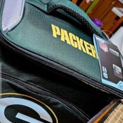 NFL, GREEN BAY PACKERS,  NEW, HOLDS 24 CANS, COOLER, 