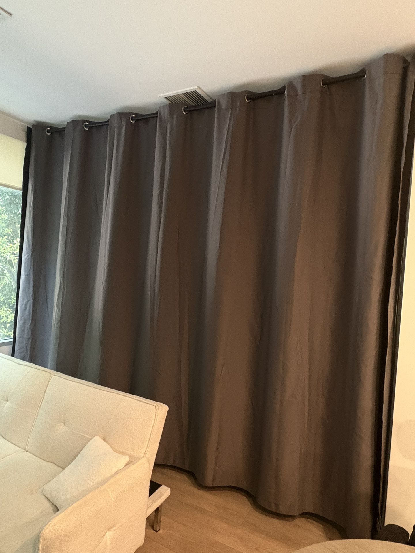 Tension Curtain With Tension Cable