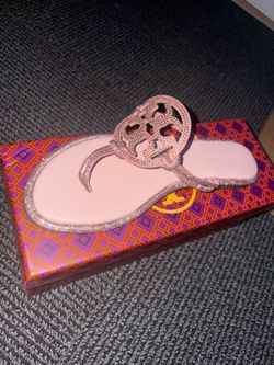 Tory Burch  got different sizes lmk