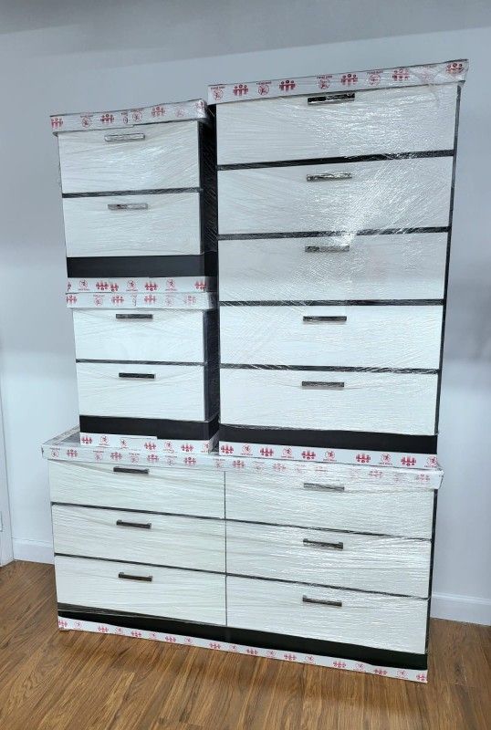 NEW FURNITURE 😊 It's ASSEMBLED 4PCS