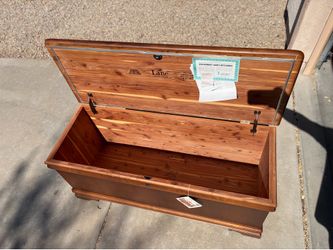 Vintage Lane Cedar Chest