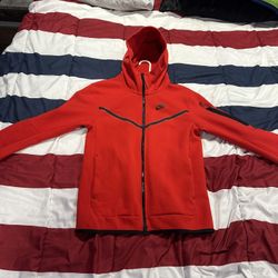 Red nike tech fleece   