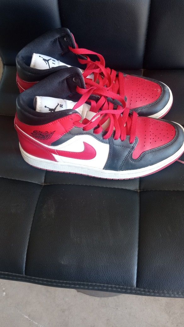 Nikes ,Pumas Tennis Shoes 