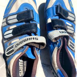 SHIMANO SIZE 9 BICYCLE SHOES