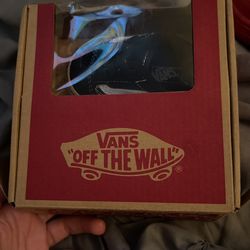 Black And White Vanz Size 2c