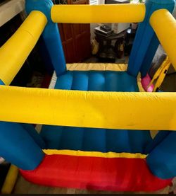 Fisher-Price Inflatable Bounce House