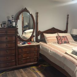 PULASKI FURNITURE/ BED FRAME / DRESSER W/MIRROR / SIDE DRAWER