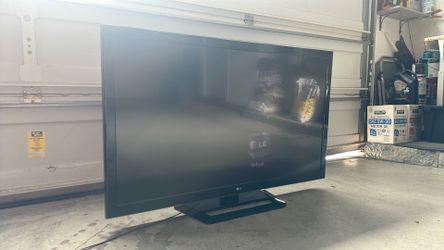 50" CLASS FULL HD 1080p LED LCD TV