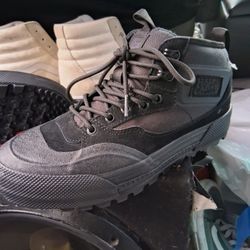 Vans Mte Halfcab Brand New