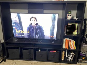 Entertainment center