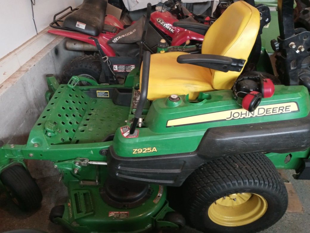 John Deere 925a