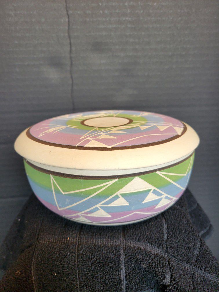 Handmade Stone Pottery Elk Sioux Lidded Trinket Dish SD Signed 6.5” Diameter 
