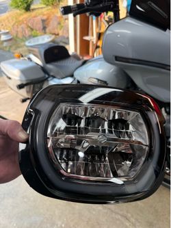 Harley Davidson Stock headlight 2024 Street Glide
