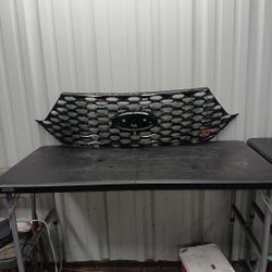 20-22 Ford  Explorer XLT Front Center Upper Grille LB5B-8150-HBW OEM CM