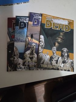 The Walking Dead Graphic Novel Lot of 4