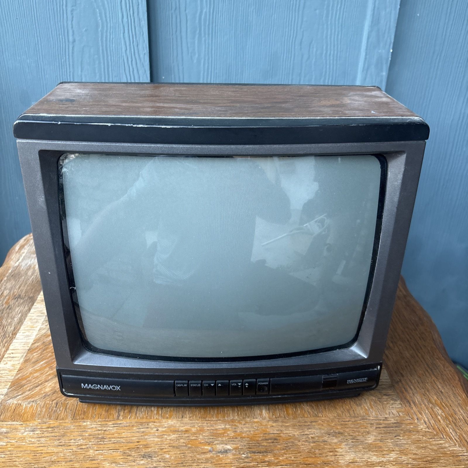 Vintage Magnavox 13” RR1337-W101 Color CRT TV Gaming Wood Grain No Remote Tested